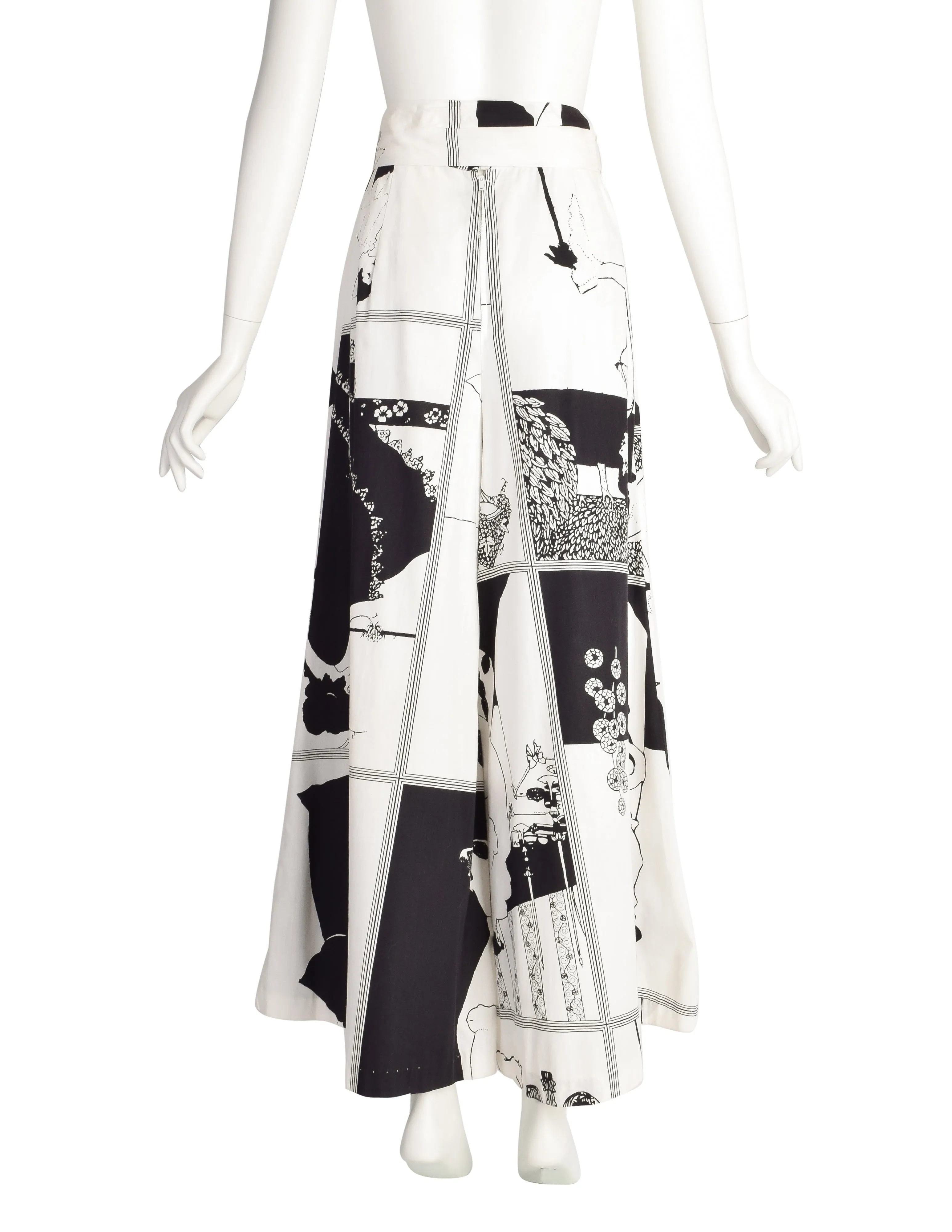 1970s Vintage Aubrey Beardsley Art Nouveau Novelty Print Black and White Palazzo Pants