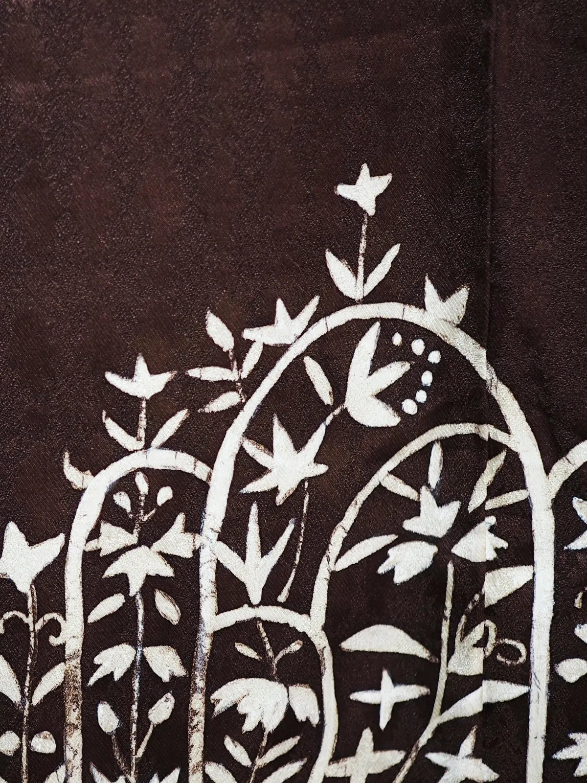 Brown haori with white plants pattern