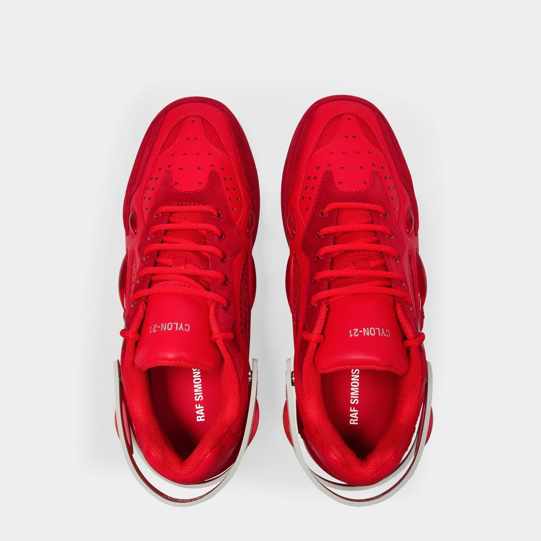 Cylon 21 Baskets in Red Microfiber