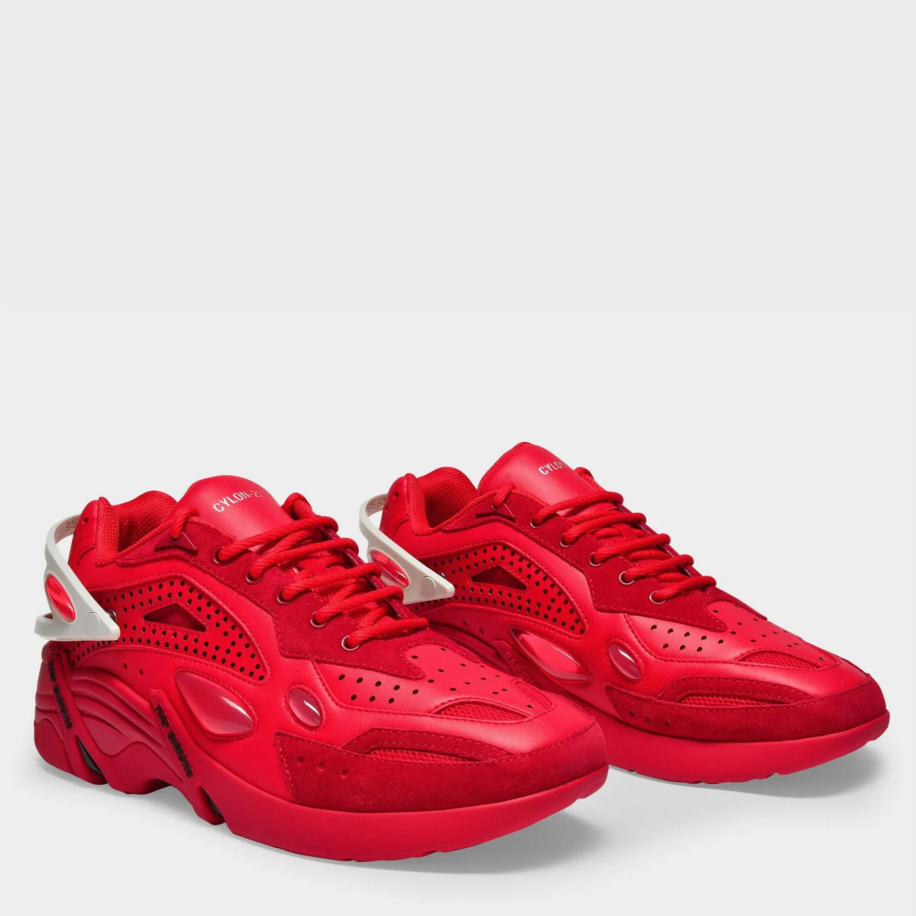 Cylon 21 Baskets in Red Microfiber