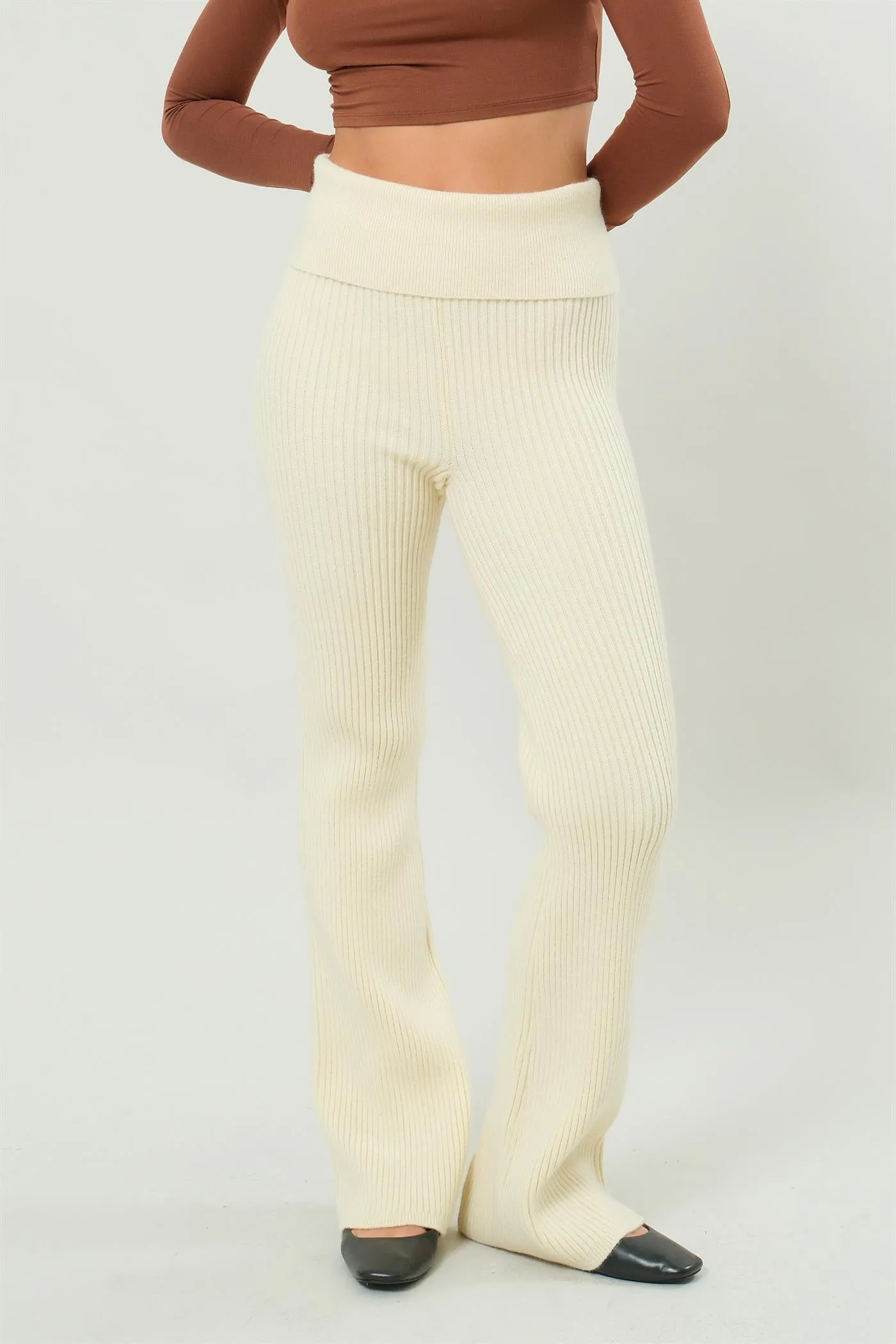 DZ24G075-Fold Over Waist Ribbed Flared Knit Pants