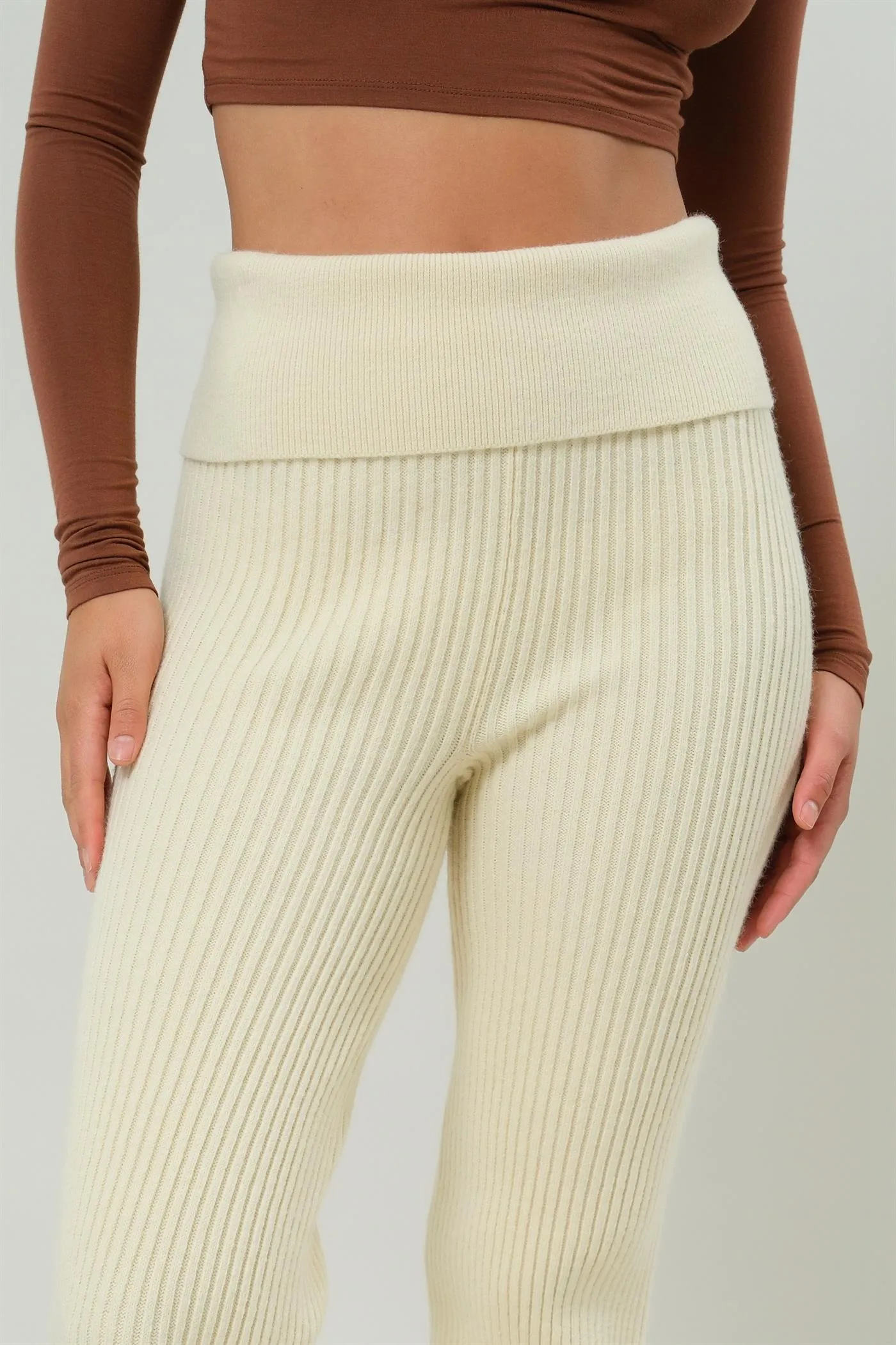 DZ24G075-Fold Over Waist Ribbed Flared Knit Pants