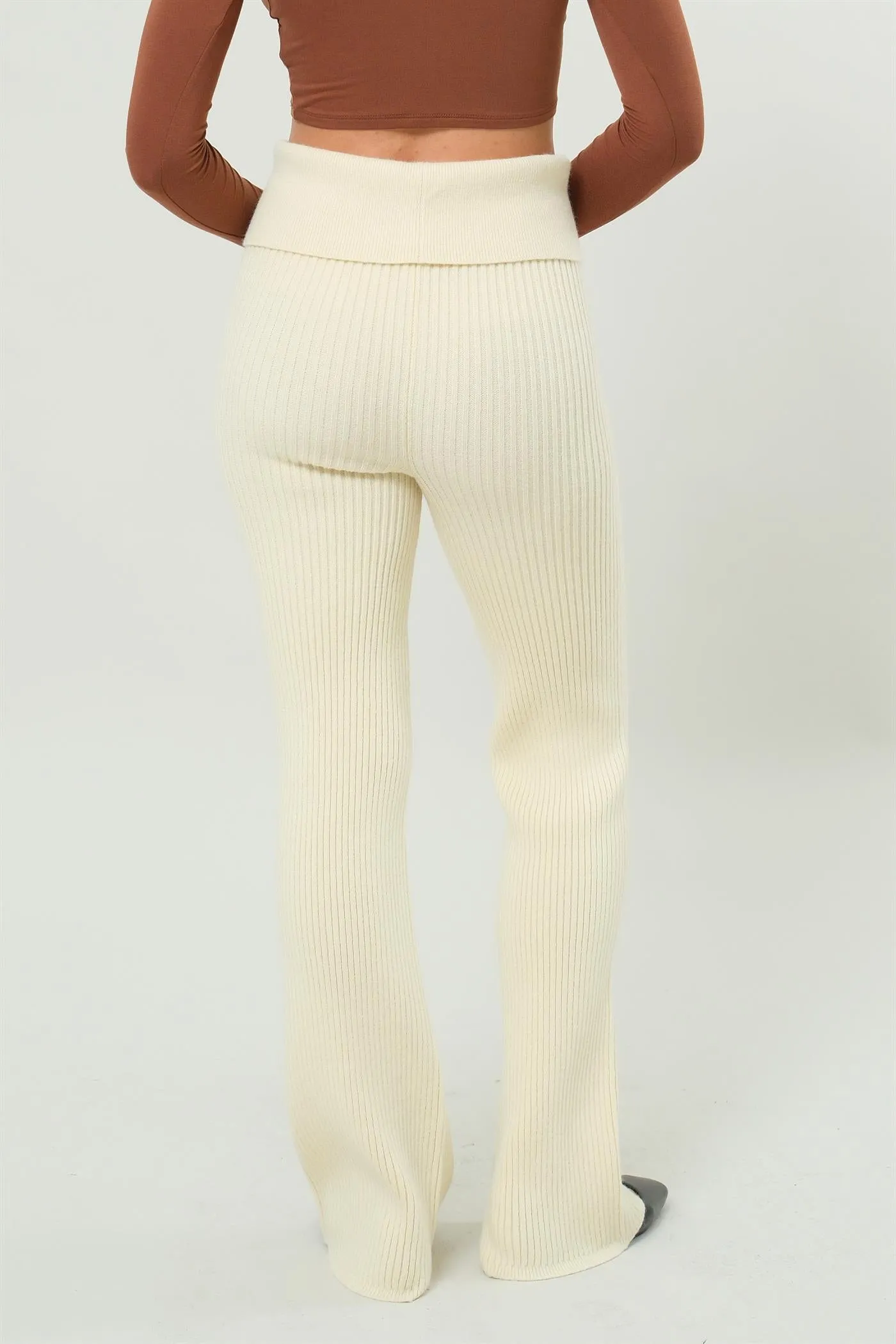 DZ24G075-Fold Over Waist Ribbed Flared Knit Pants