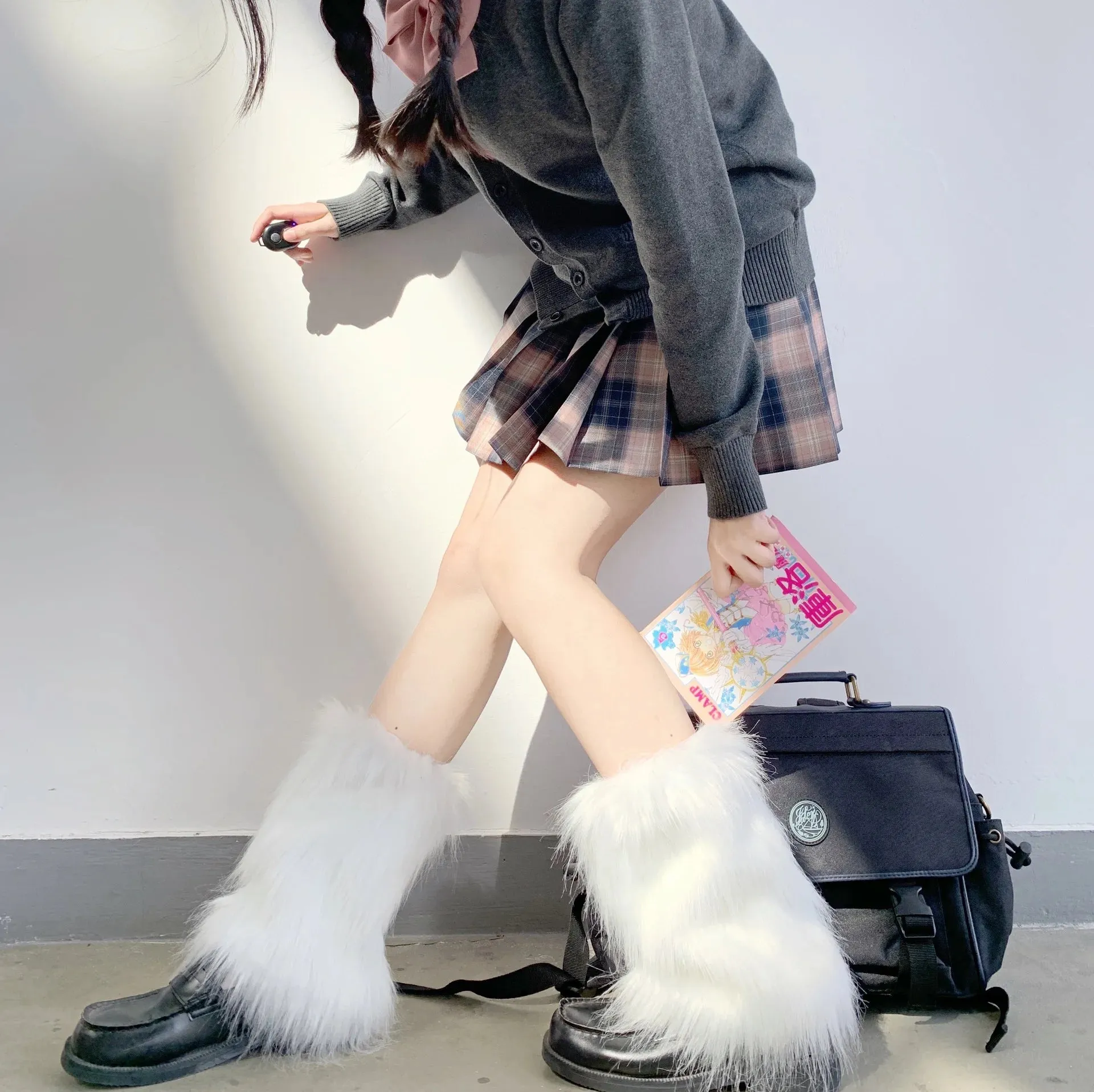 Sohiwoo E-girl Furry Leg Warmers Boot Covers Y2K Goth White Faux Fur Leg Warmers Punk Jk Knee-length Hiphop Warm Sock Fashion Socks