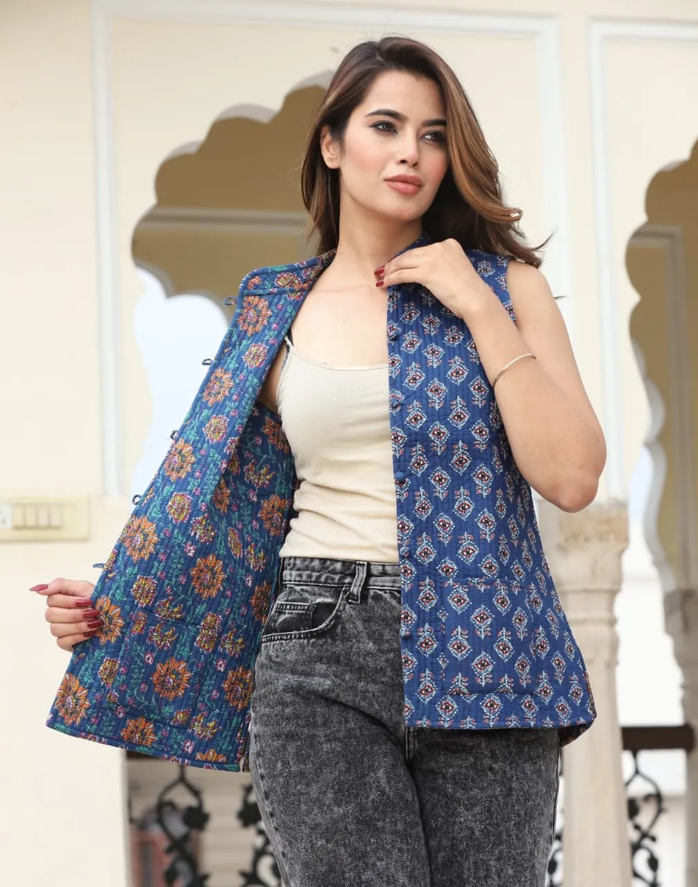 Women's Cotton Quilted Sleeveless Reversible Floral Jacket – Stylish & Versatile